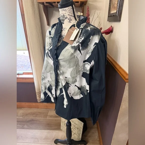 ✨NWT - Anthropologie Forever That Girl Printed Motif Ruffle Buttondown Blouse✨ - Picture 9 of 12